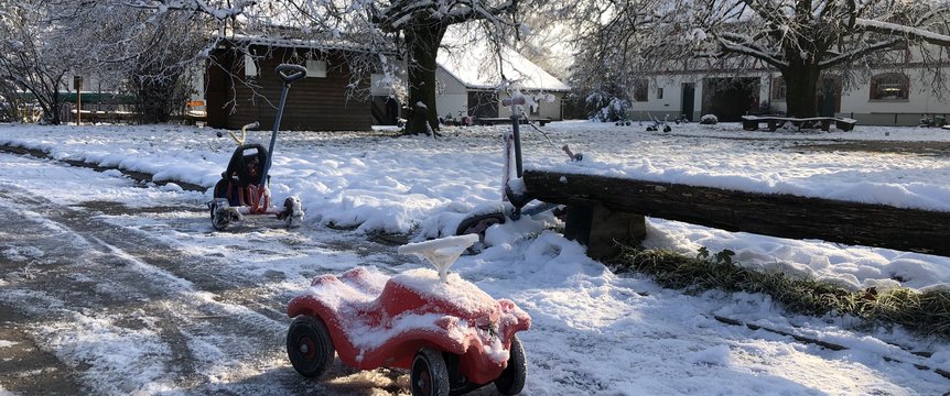 Neuhof im Winter, Foto: Simone de Coulon