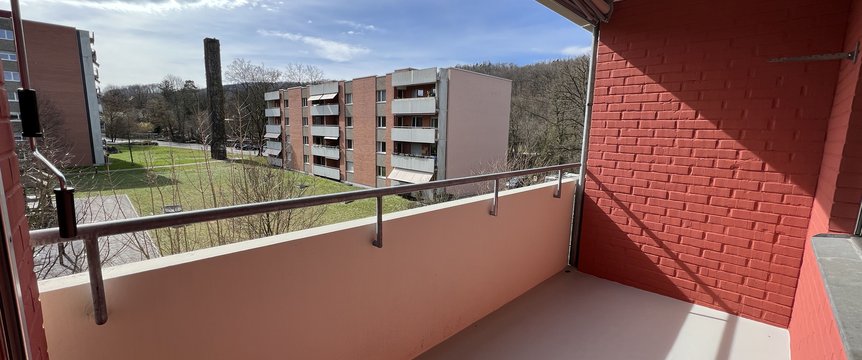 Balkon
(Beispielfoto aus baugleicher Wohnung, kleinere Abweichungen sind möglich)