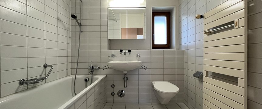 Badezimmer
(Beispielfoto aus baugleicher Wohnung; Abweichungen sind möglich)